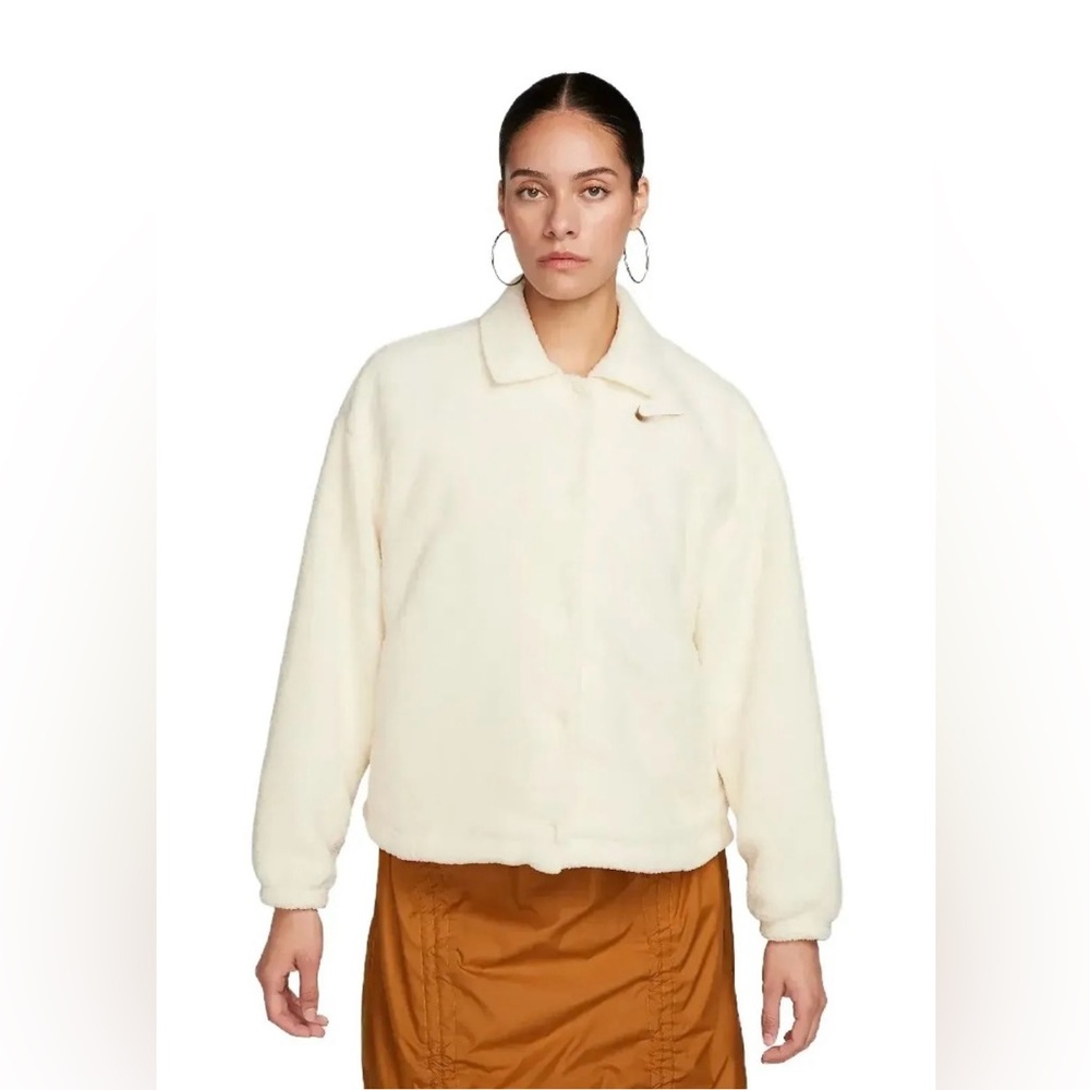 Nike Women’s Small Collared Sherpa Button Up Jacket Coconut Milk Oversized NWT